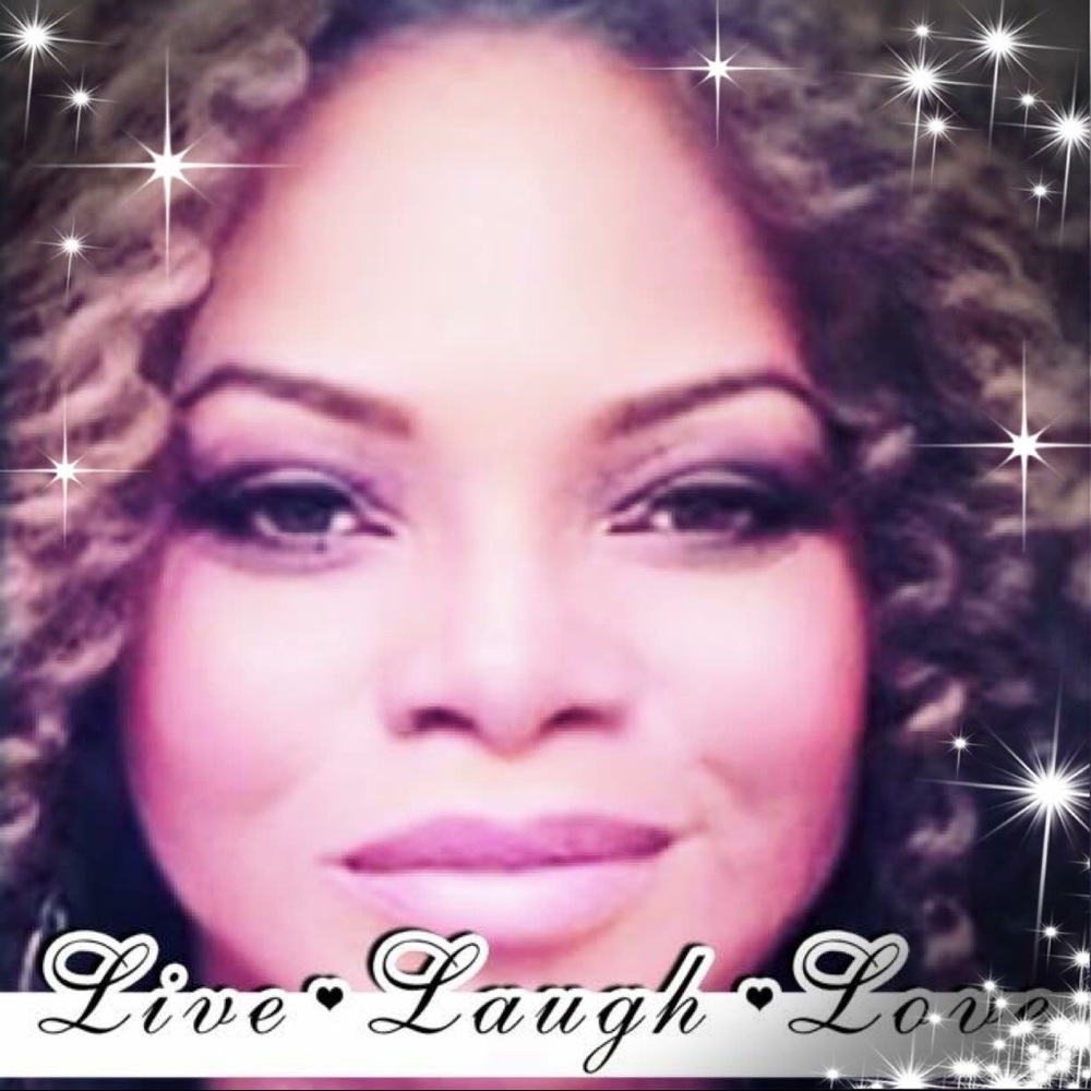 Meet your Posher, Cynthia